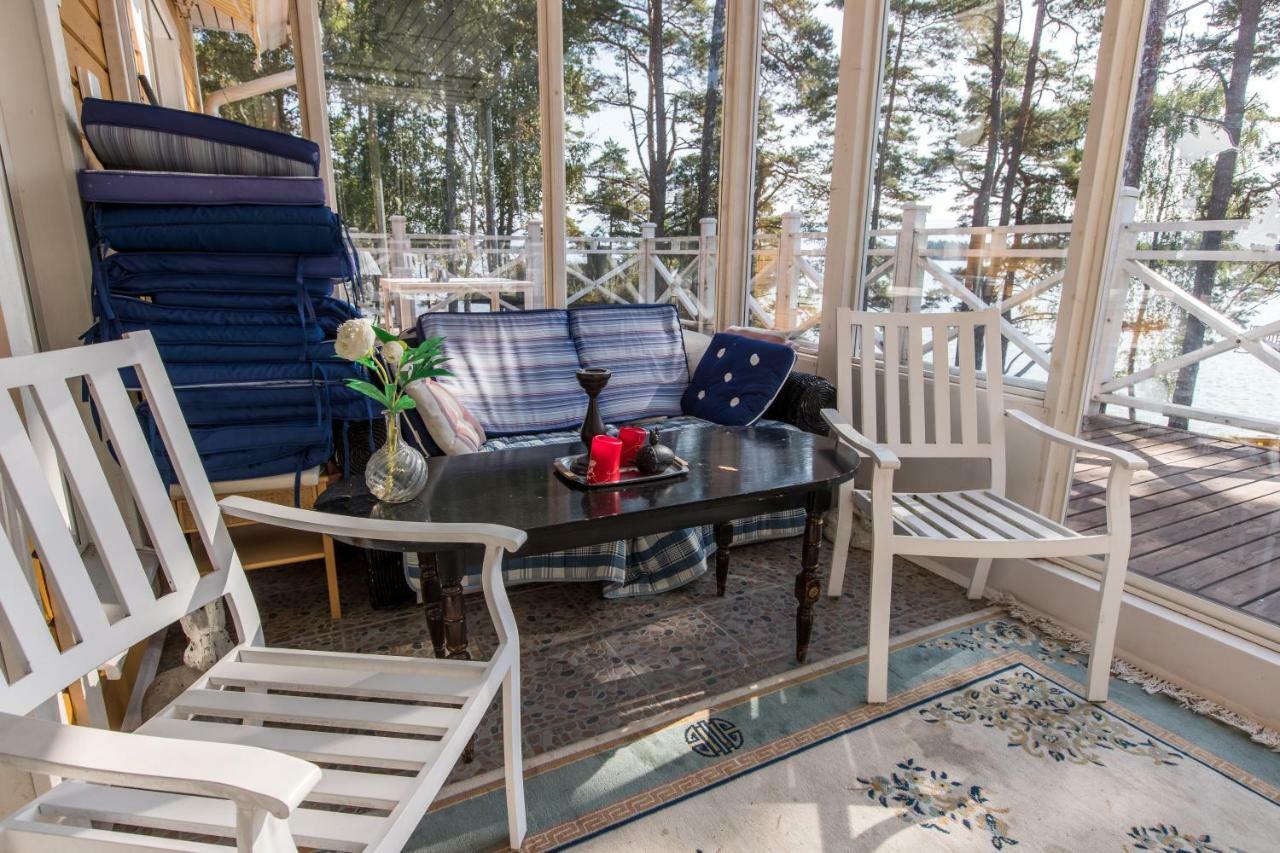 Villa Harald - Beachfront Hitis エクステリア 写真
