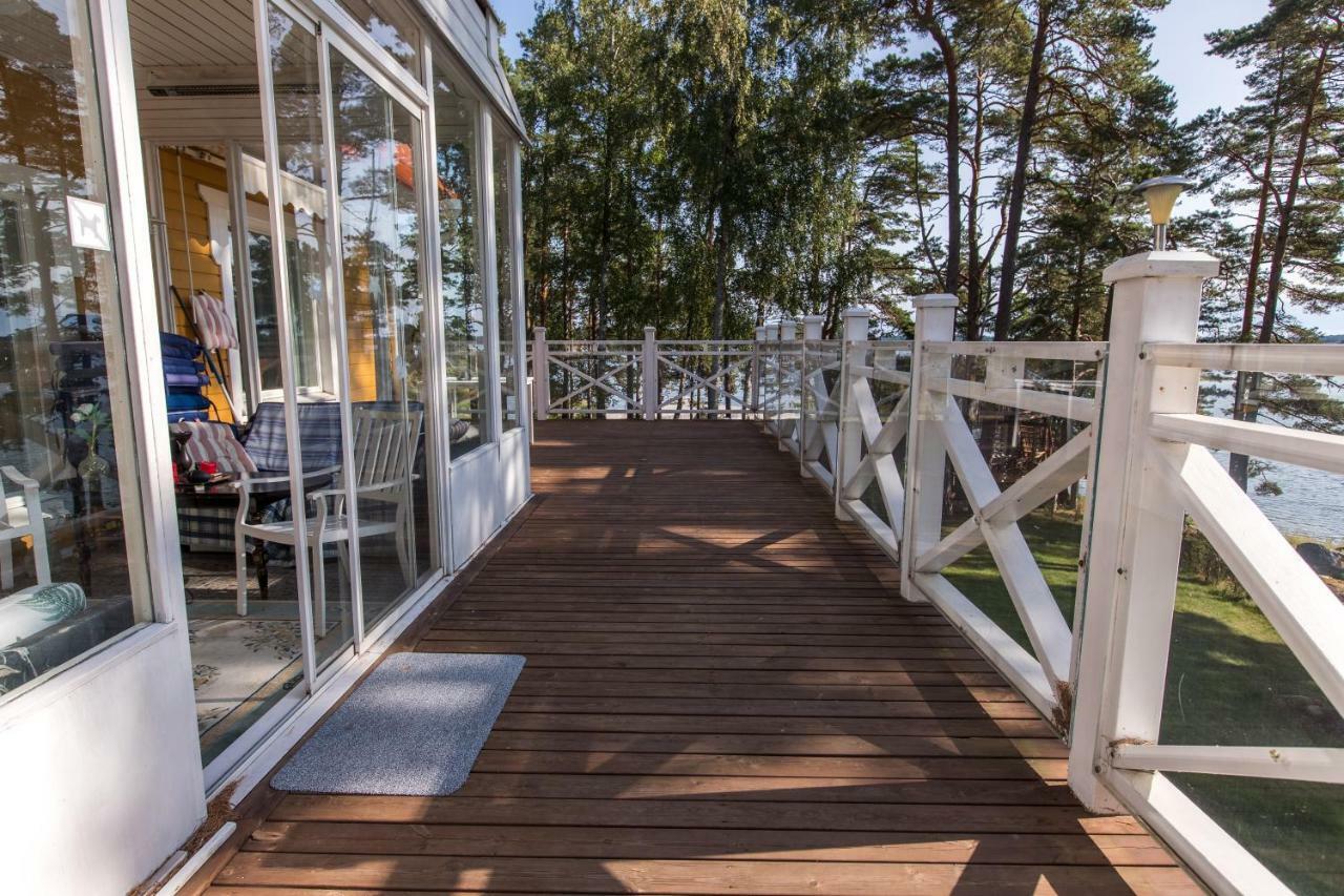 Villa Harald - Beachfront Hitis エクステリア 写真