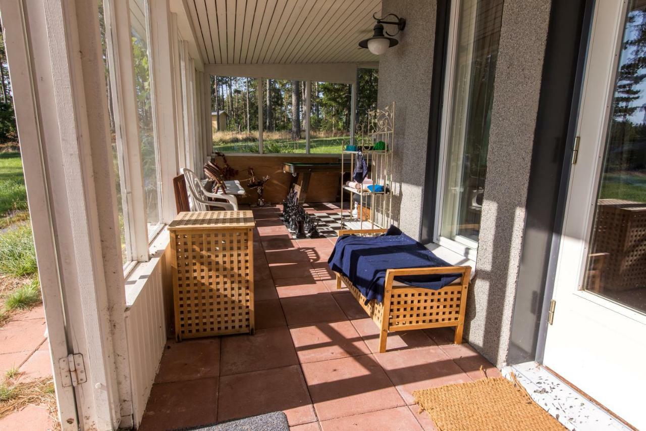 Villa Harald - Beachfront Hitis エクステリア 写真