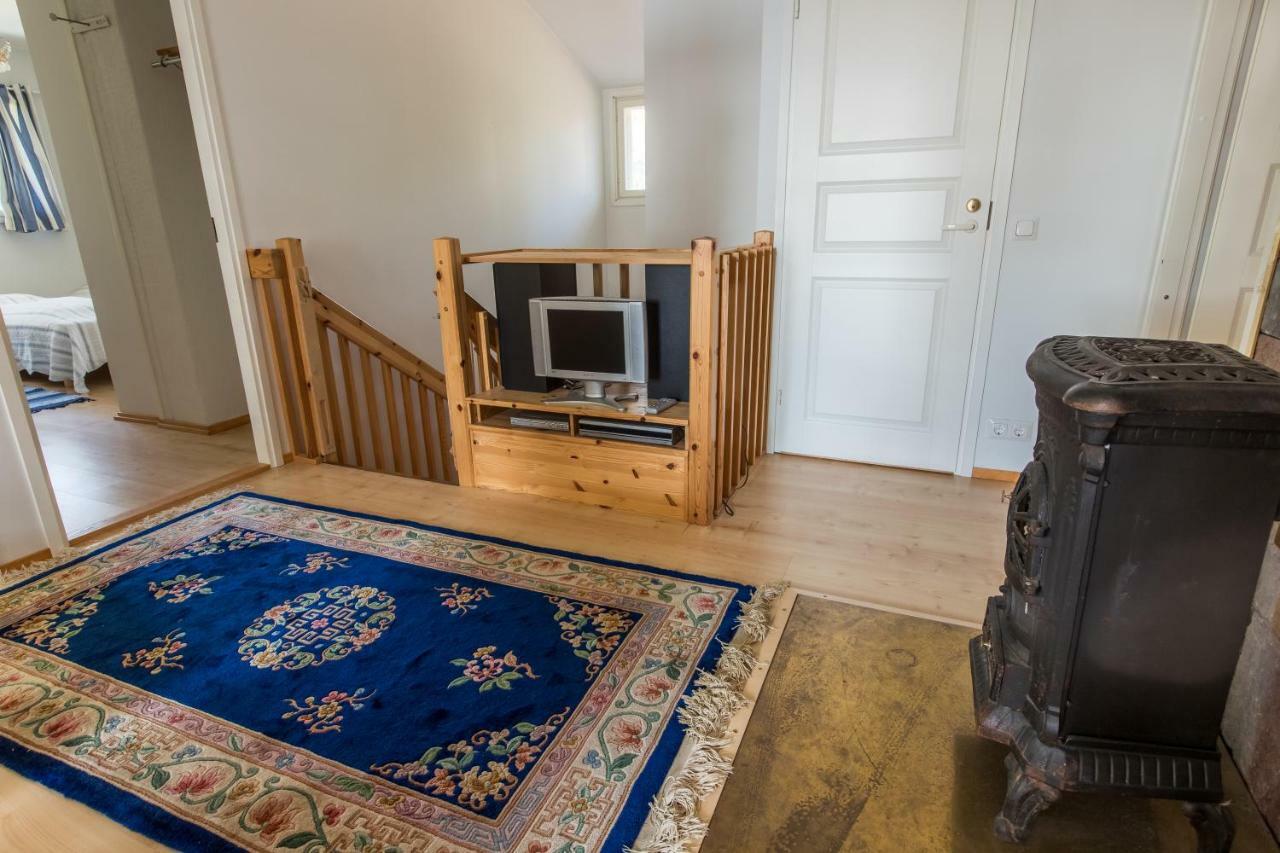 Villa Harald - Beachfront Hitis エクステリア 写真