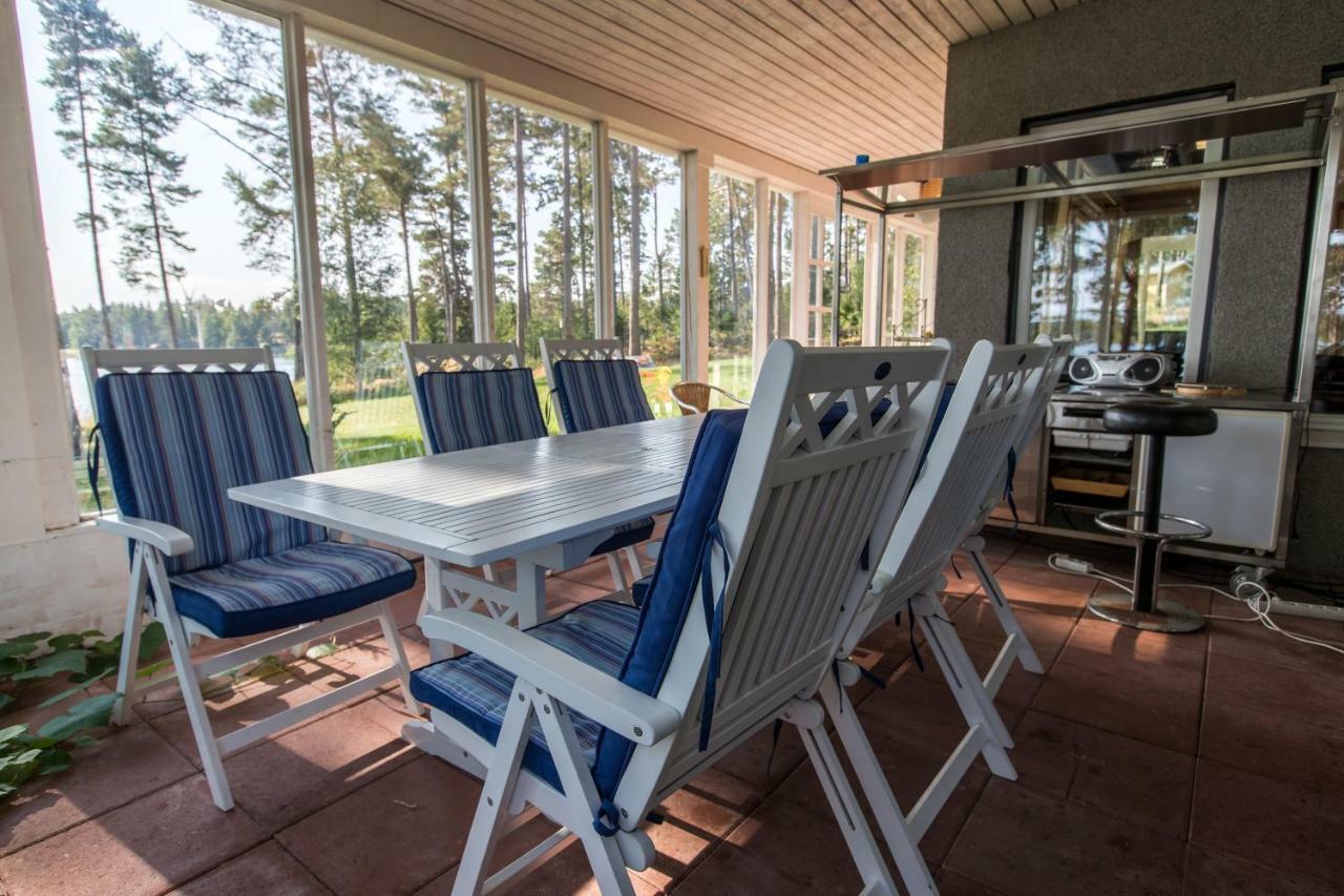 Villa Harald - Beachfront Hitis エクステリア 写真