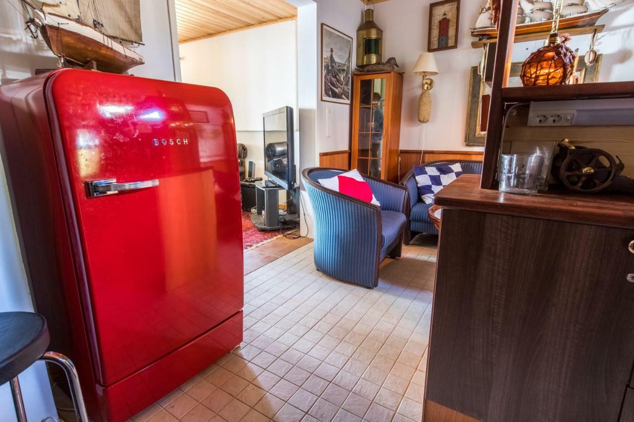 Villa Harald - Beachfront Hitis エクステリア 写真
