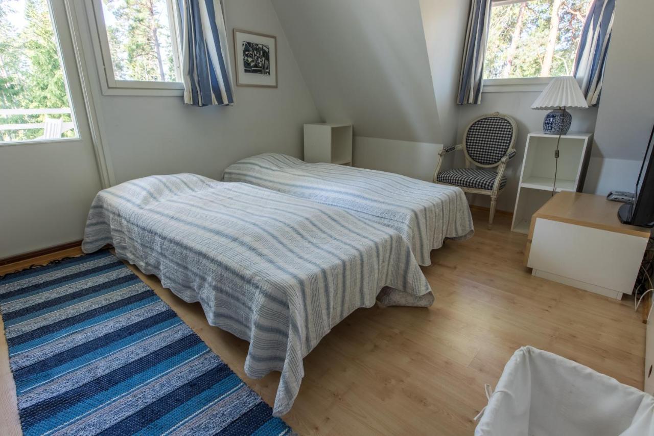 Villa Harald - Beachfront Hitis エクステリア 写真