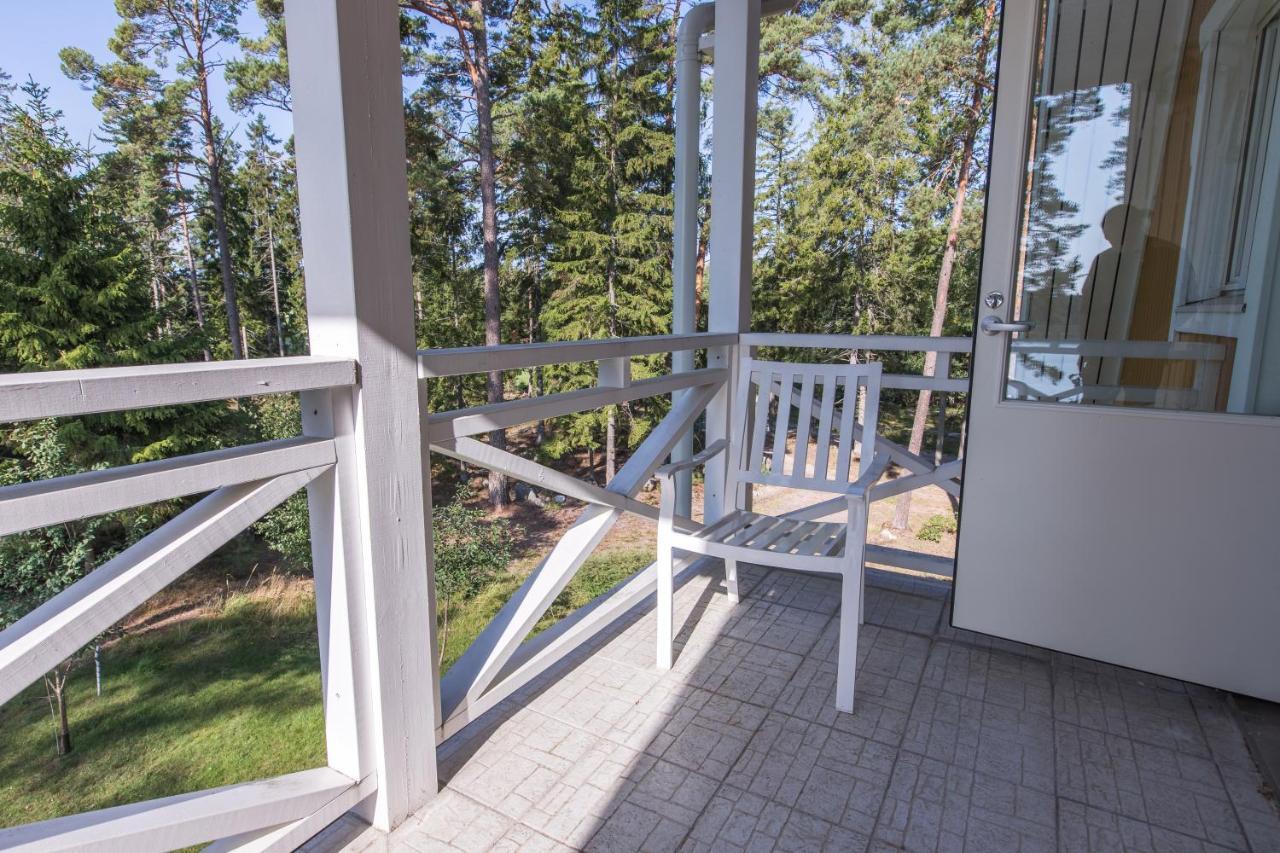 Villa Harald - Beachfront Hitis エクステリア 写真
